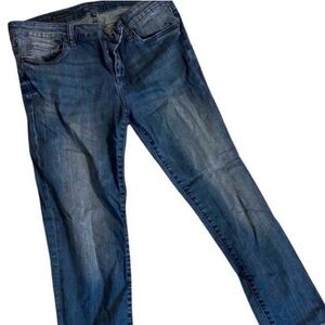 Kut from the Kloth Straight Leg Distressed Jeans Size 8